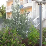 Mia * Stari Grad (Hvar)