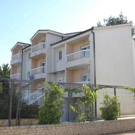 Mia Apartment *